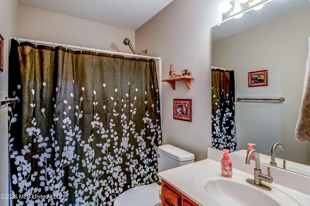 1105 S Parkview Circle, S, Southaven, MS 38671