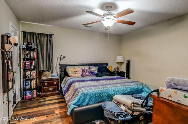 1105 S Parkview Circle, S, Southaven, MS 38671