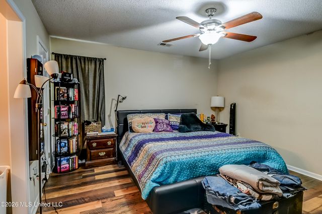 1105 S Parkview Circle, S, Southaven, MS 38671