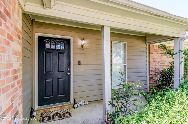 1105 S Parkview Circle, S, Southaven, MS 38671