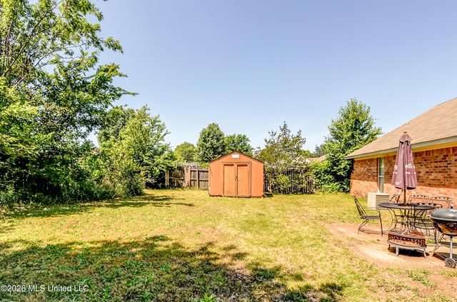 1105 S Parkview Circle, S, Southaven, MS 38671