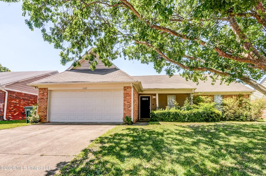 1105 S Parkview Circle, S, Southaven, MS 38671