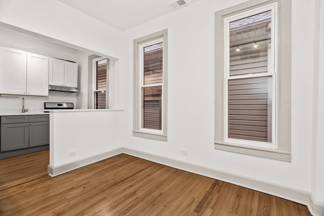 2030 N OAKLEY Avenue 2F, Chicago, IL 60647