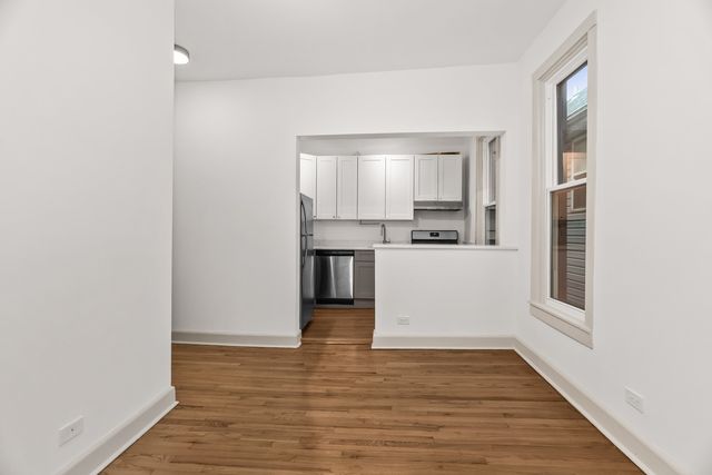 2030 N OAKLEY Avenue 2F, Chicago, IL 60647