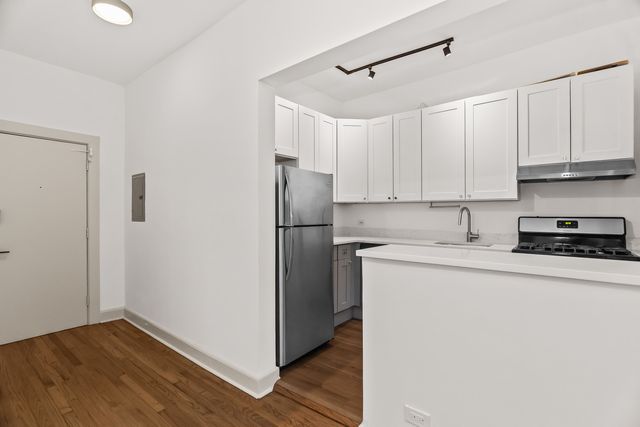 2030 N OAKLEY Avenue 2F, Chicago, IL 60647