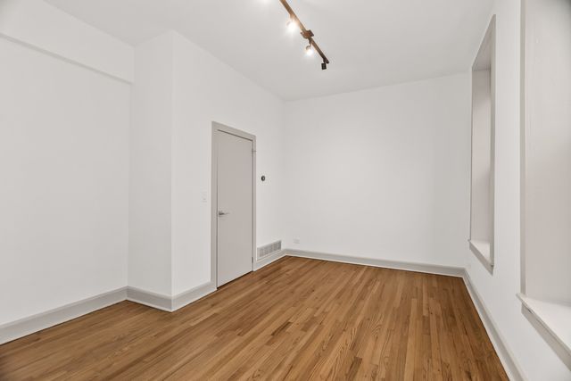 2030 N OAKLEY Avenue 2F, Chicago, IL 60647