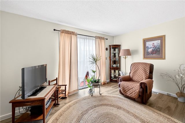 39 Dale Avenue B, Johnston, RI 02919