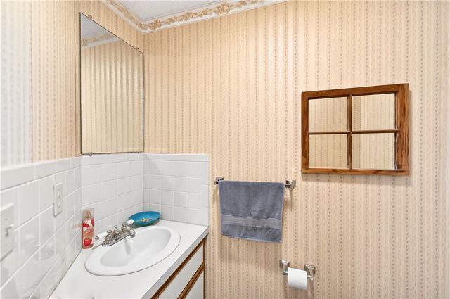39 Dale Avenue B, Johnston, RI 02919