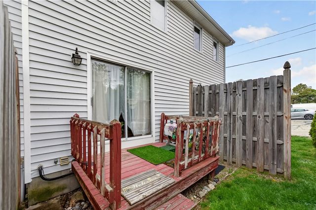 39 Dale Avenue B, Johnston, RI 02919