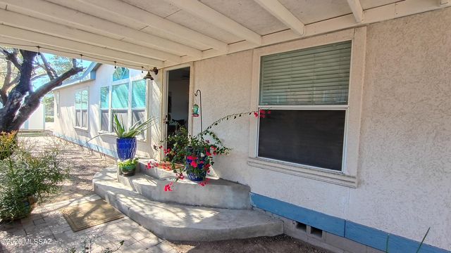 1449 W Hualpai Road, Tucson, AZ 85745