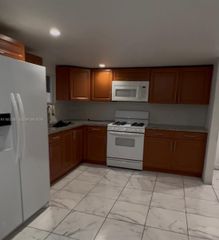 3121 NW 45th St, Miami, FL 33142