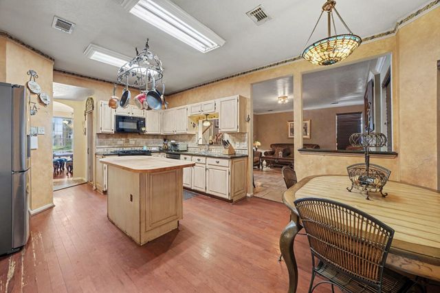 7918 Duncansby Vale Road, Houston, TX 77095