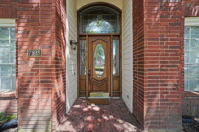 7918 Duncansby Vale Road, Houston, TX 77095