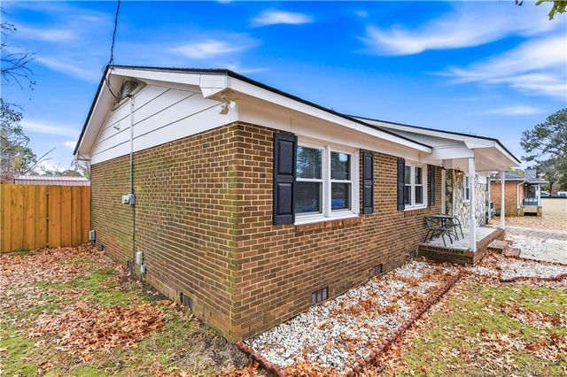 1633 Cawdor Drive, Fayetteville, NC 28304