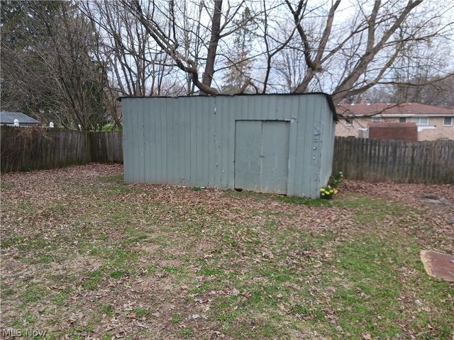 3866 Huntmere Avenue, Youngstown, OH 44515