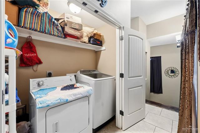 816 E Azucar Avenue, Pharr, TX 78577