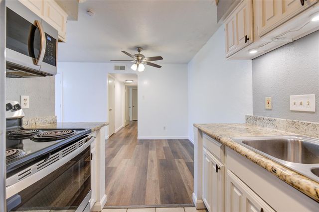 2110 Wilcrest Drive 140, Houston, TX 77042