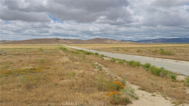 25 3258-021-025 - 150 W Avenue C-8, Lancaster, CA 93536