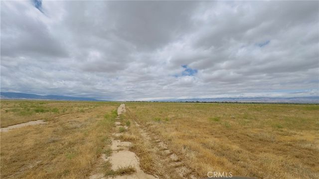25 3258-021-025 - 150 W Avenue C-8, Lancaster, CA 93536