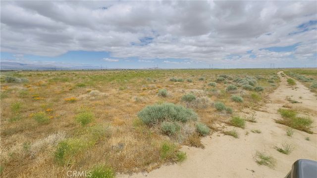25 3258-021-025 - 150 W Avenue C-8, Lancaster, CA 93536