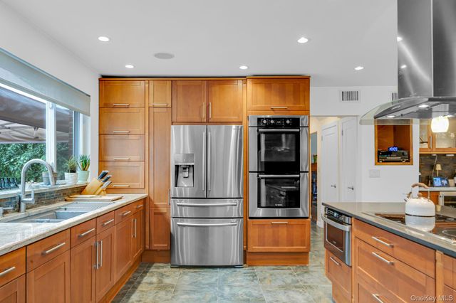863 Richmond Road, East Meadow, NY 11554