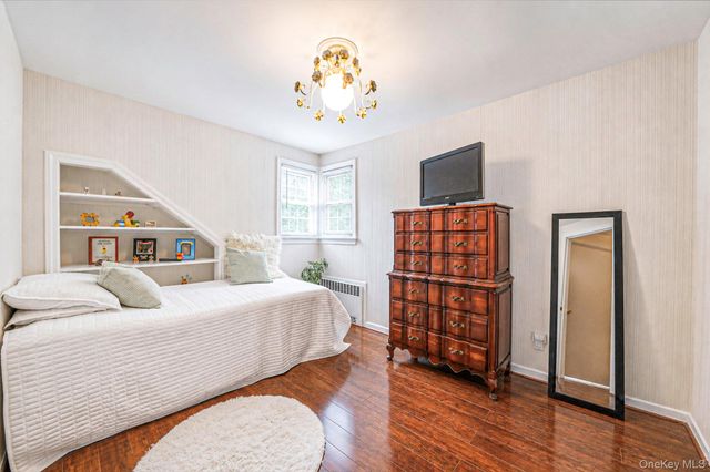 863 Richmond Road, East Meadow, NY 11554