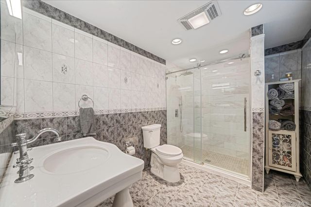863 Richmond Road, East Meadow, NY 11554