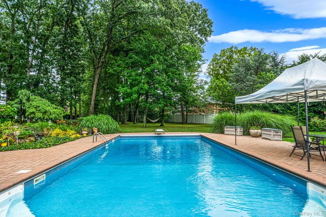 863 Richmond Road, East Meadow, NY 11554