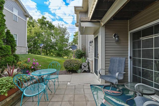 2664 Hidden DRIVE #42, Saint Francis, WI 53235