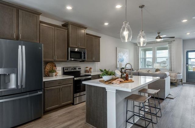 524 Emory Crossing BLVD, Hutto, TX 78634