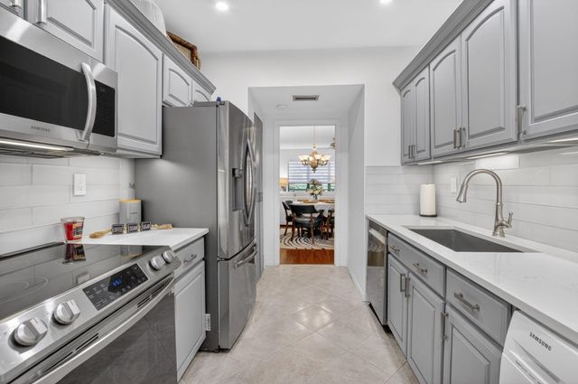 900 Greensward Lane G110, Delray Beach, FL 33445