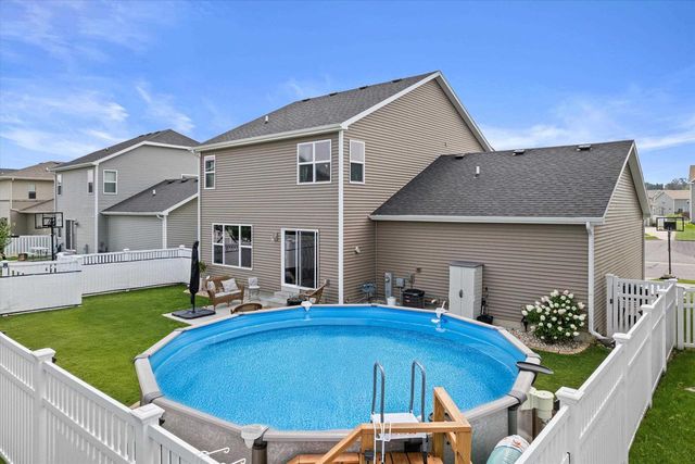 125 Crooked Tree Drive, Deforest, WI 53532