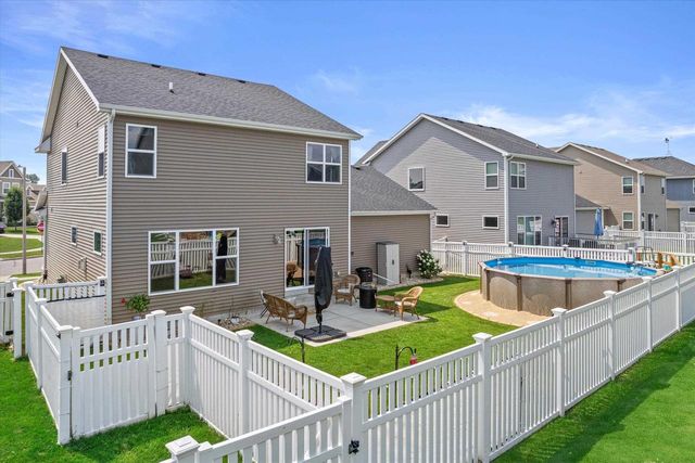 125 Crooked Tree Drive, Deforest, WI 53532