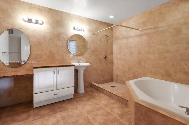 15755 SW 92nd Ave, Palmetto Bay, FL 33157