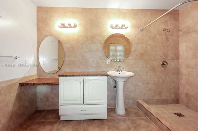 15755 SW 92nd Ave, Palmetto Bay, FL 33157