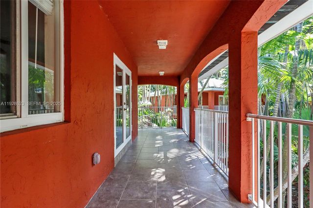 15755 SW 92nd Ave, Palmetto Bay, FL 33157