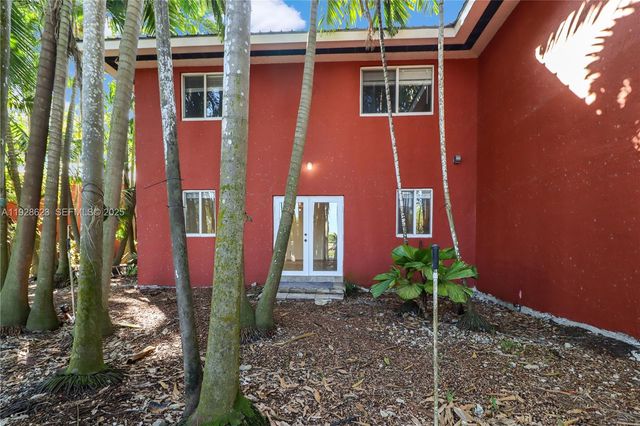 15755 SW 92nd Ave, Palmetto Bay, FL 33157