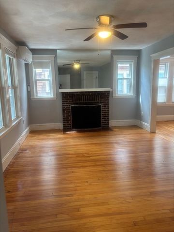 16 Sunset Rd 1, Watertown, MA 02472