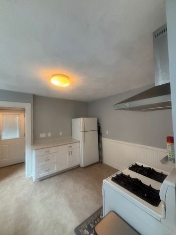 16 Sunset Rd 1, Watertown, MA 02472