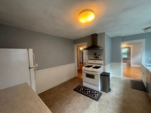 16 Sunset Rd 1, Watertown, MA 02472