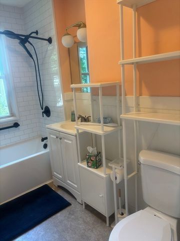 16 Sunset Rd 1, Watertown, MA 02472