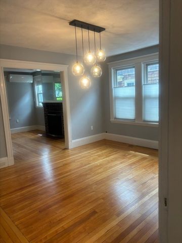16 Sunset Rd 1, Watertown, MA 02472
