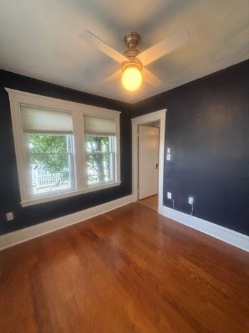 16 Sunset Rd 1, Watertown, MA 02472