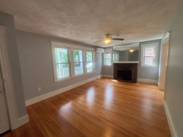 16 Sunset Rd 1, Watertown, MA 02472