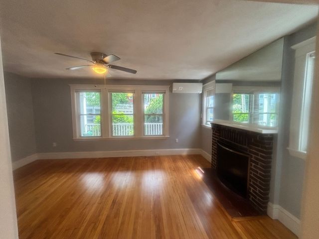 16 Sunset Rd 1, Watertown, MA 02472