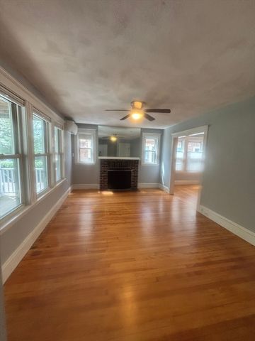 16 Sunset Rd 1, Watertown, MA 02472