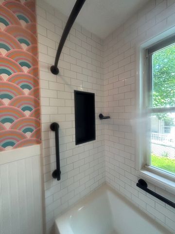 16 Sunset Rd 1, Watertown, MA 02472