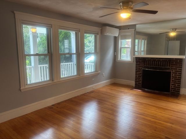 16 Sunset Rd 1, Watertown, MA 02472
