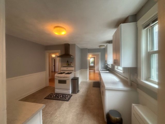16 Sunset Rd 1, Watertown, MA 02472