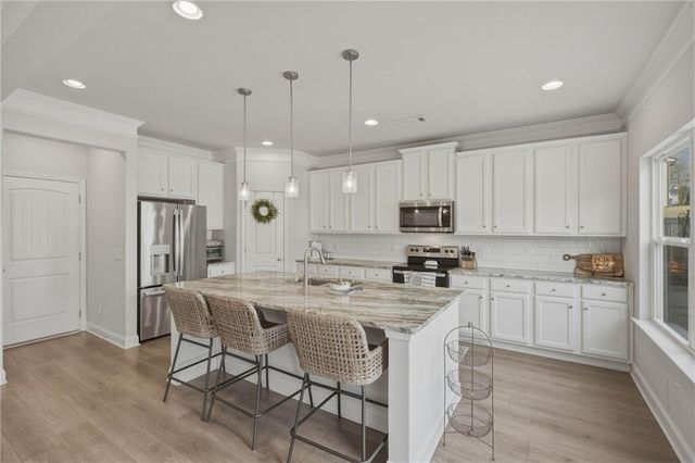 1006 Mallard Point, Hoschton, GA 30548